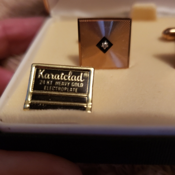 Cufflinks - Picture 2 of 3